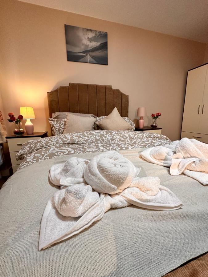 Canary Wharf Single Double And En-Suite Rooms London Exterior photo