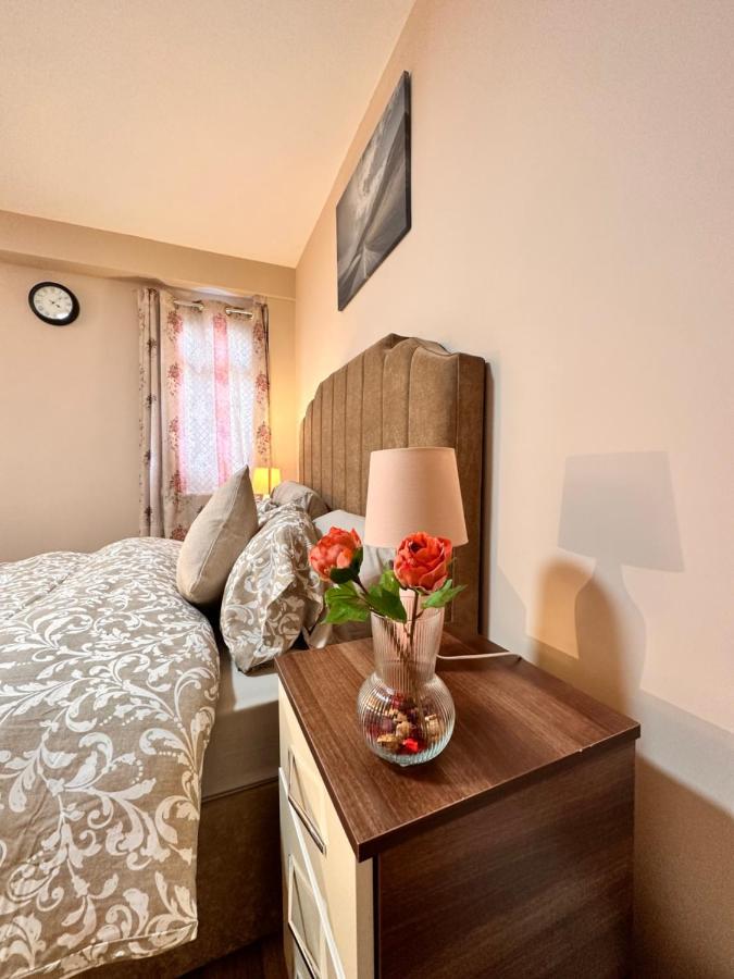 Canary Wharf Single Double And En-Suite Rooms London Exterior photo